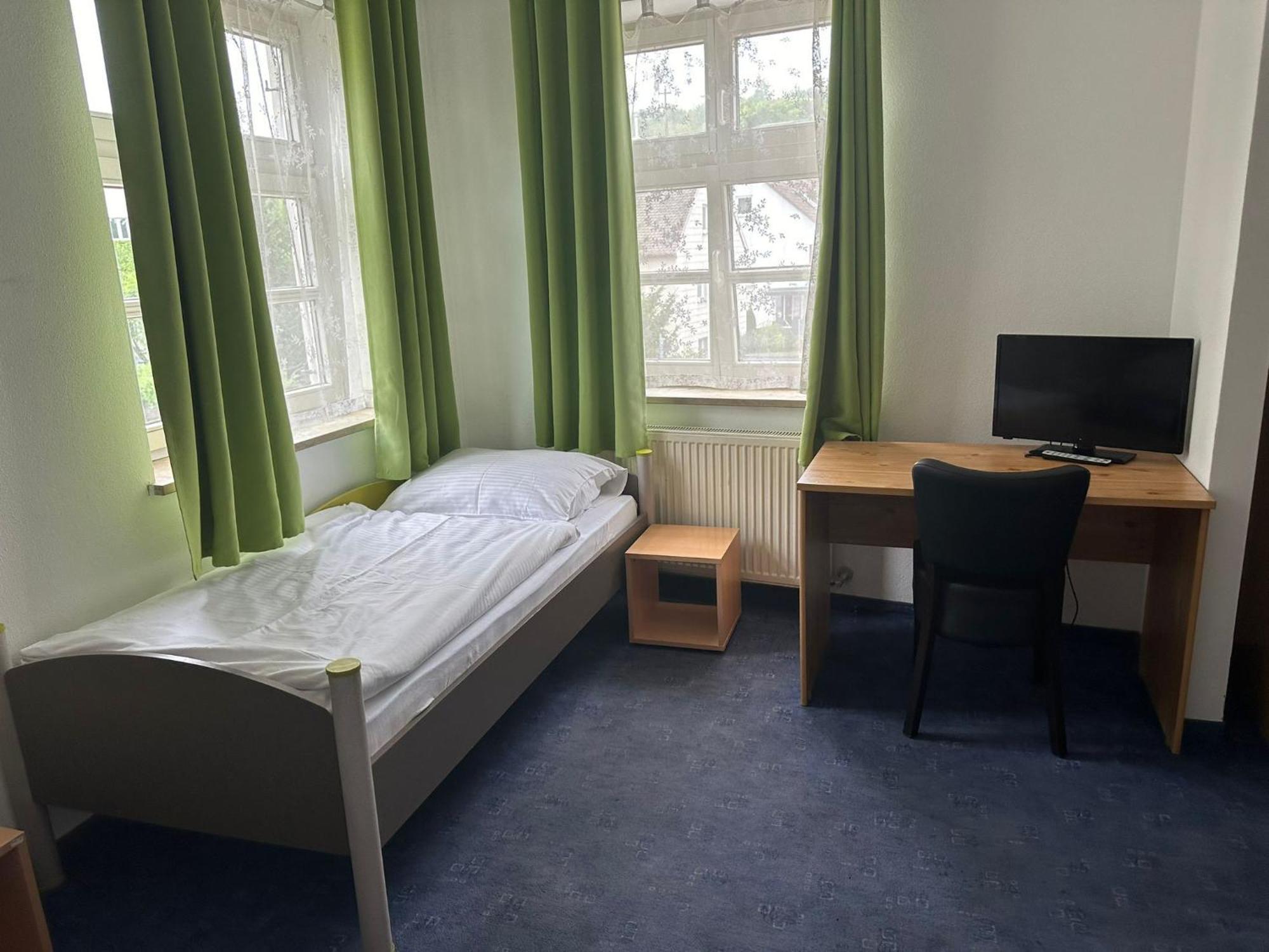 Отель Upper-House Goldener Hirsch Aystetten Экстерьер фото
